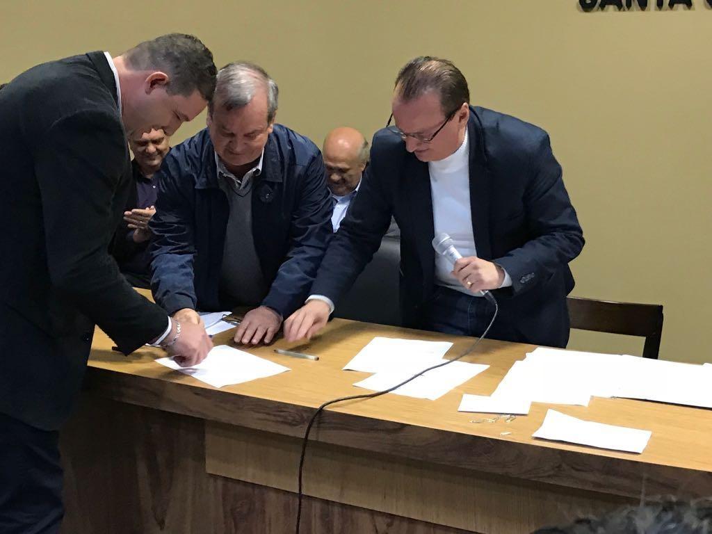 Com recursos de emenda parlamentar prefeitura de Aurora amplia a frota de veículos 