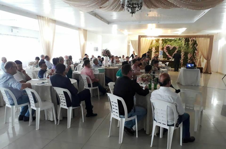Comércio ambulante foi tema de reunião da FCDL em Ituporanga