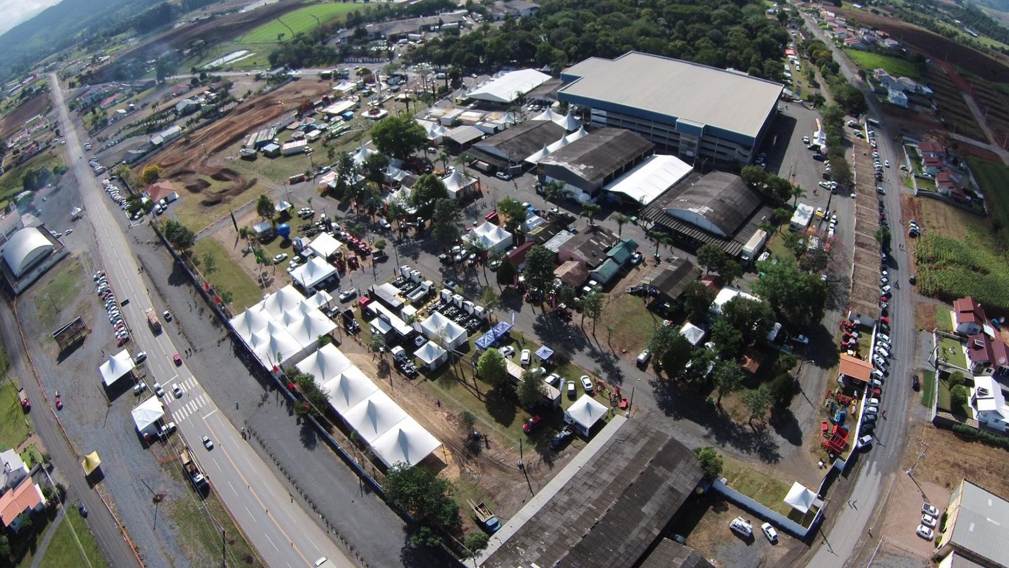 Comissão organizadora da Festa da Cebola pagou artistas cumprindo determinação judicial 