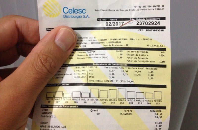 Consumidores do Alto Vale com faturas da Celesc em atraso pode parcelar dívida pela internet