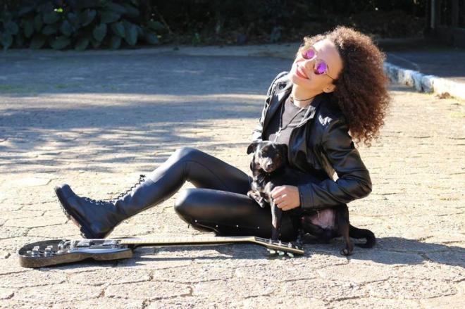 De Rio do Sul, cantora Regina Serafim é eleita Artista Revelação no Prêmio da Música Catarinense