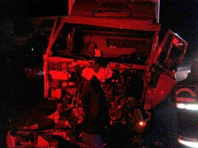 Duas pessoas ficam feridas após colisão entre carreta e caminhão na BR-470, em Ibirama 