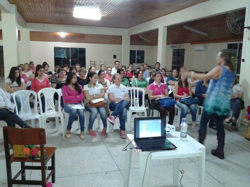 Empresários de Petrolândia participam de palestra sobre vitrinismo e tendências