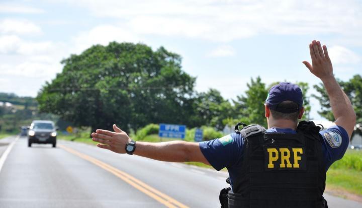 Farol acesso durante o dia é fiscalizado a partir de hoje nas rodovias que cortam o Alto Vale
