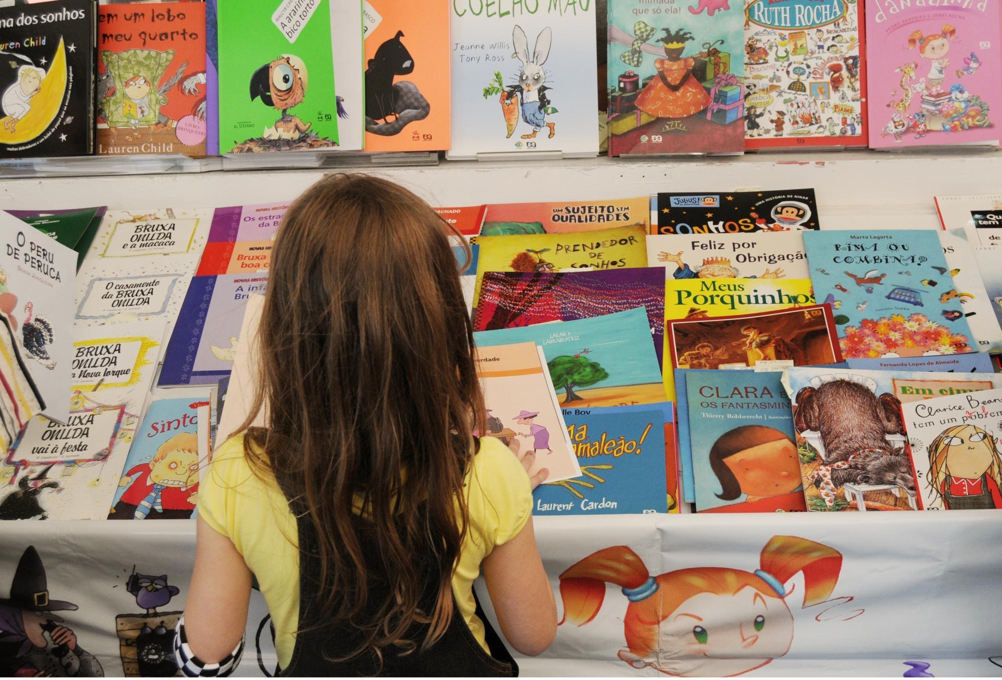 Feira do Livro inicia na próxima segunda-feira em Imbuia
