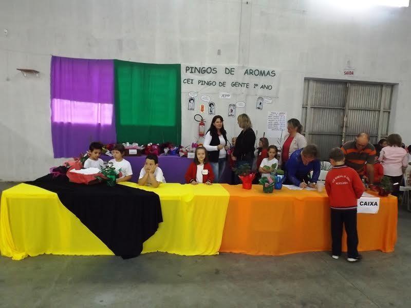 Feira encerra atividades do JEEP 2015 em Petrolândia 