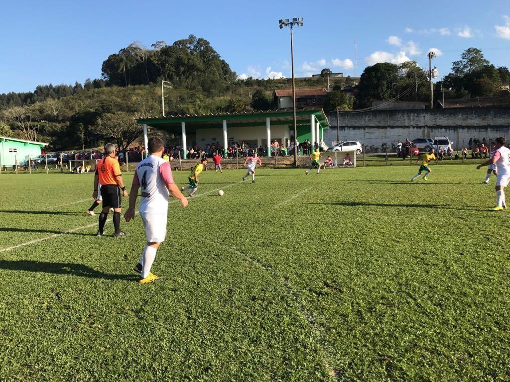 Finais do Municipal de Futebol Suíço de Petrolândia serão disputadas neste domingo 