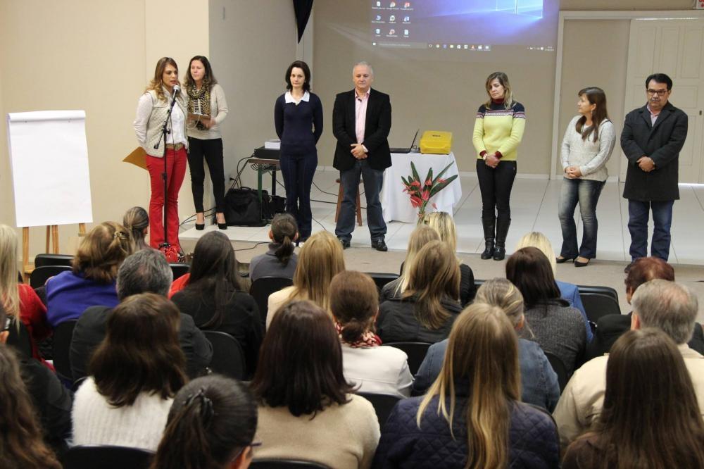 Gerência de Educação de Ituporanga reúne diretores, professores e ATPs 