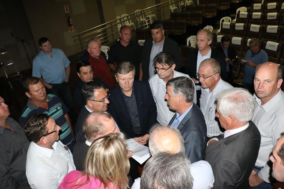 Governador recebe plano de trabalho para obras de construção de anel viário 