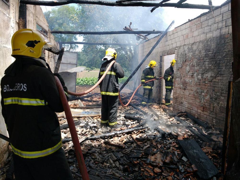 Incêndio destrói estufas de fumo no interior de Ituporanga