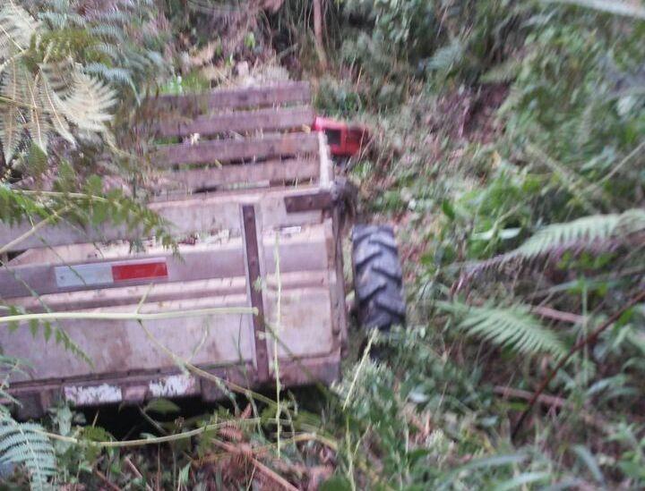 Jovem fica gravemente ferido em acidente com microtrator no interior de Ituporanga