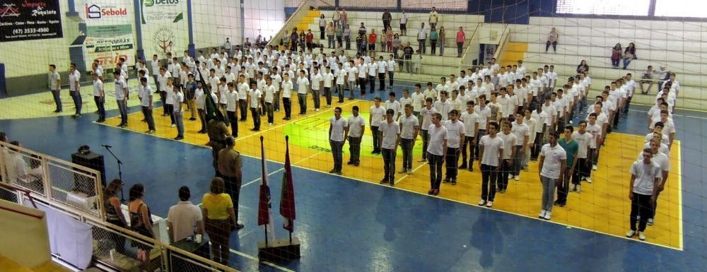 Jovens de Ituporanga recebem certificados de dispensa de incorporação