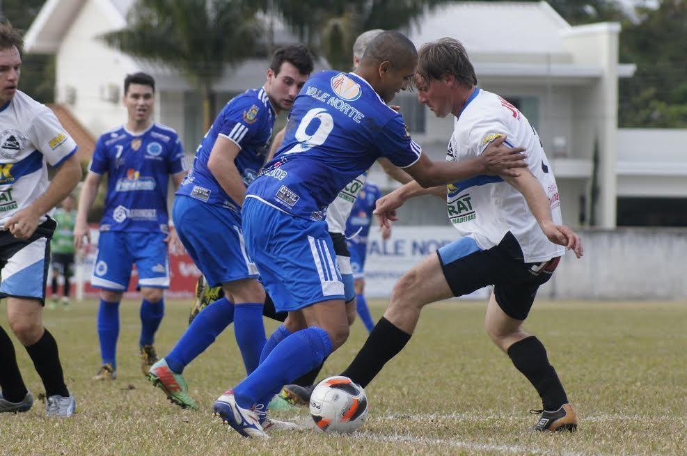 Liga: Rodada de abertura teve 17 gols 