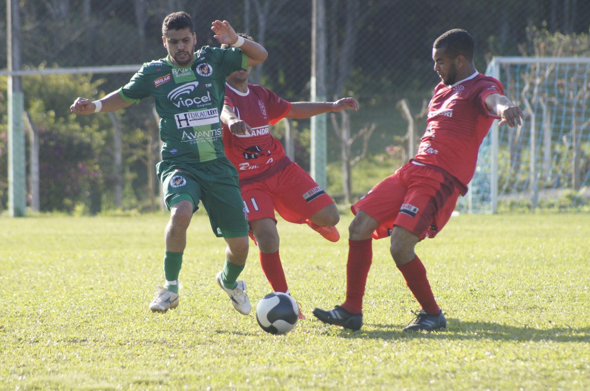 Liga: Serra Cima inaugura arquibancada e goleia o Canto do Rio 