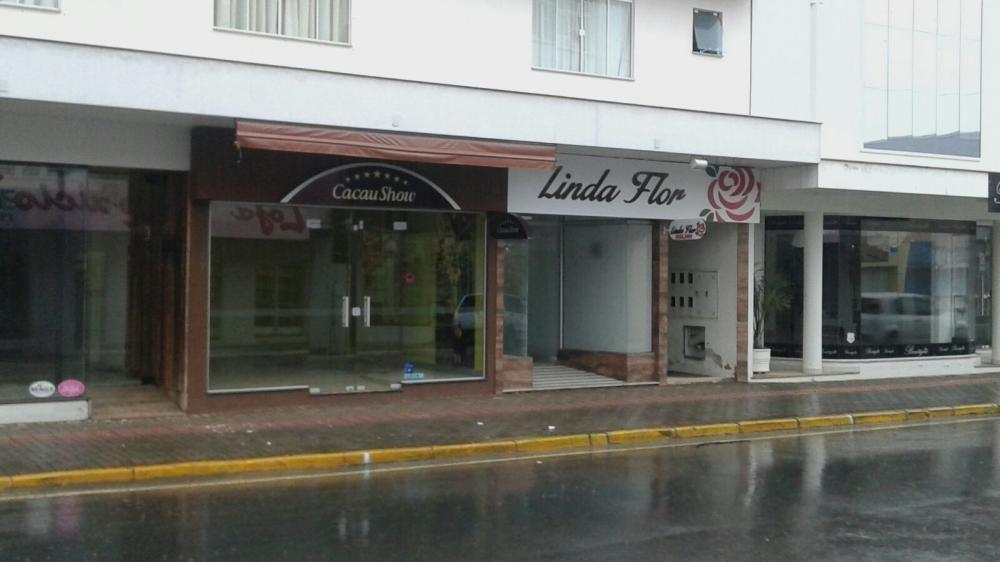 Lojas amanhecem vazias no centro de Ituporanga  