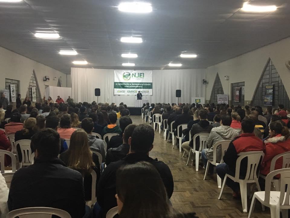 Mais de 450 pessoas participam de Palestra com Luiz Carlos Prates em Ituporanga