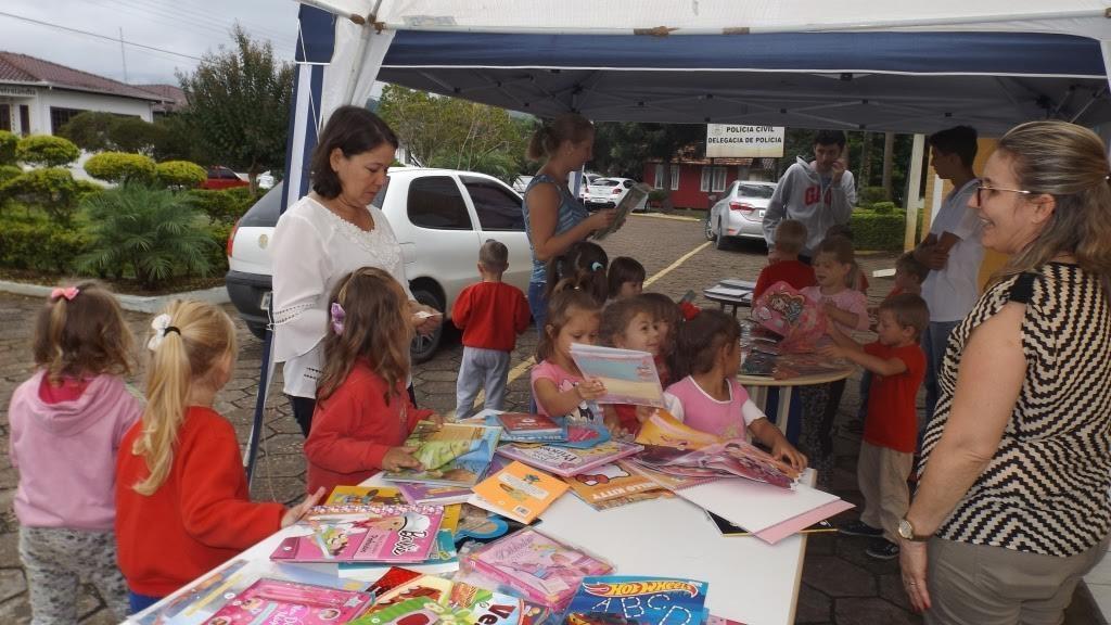 Mais de 600 estudantes participam da Feira do Livro em Petrolândia