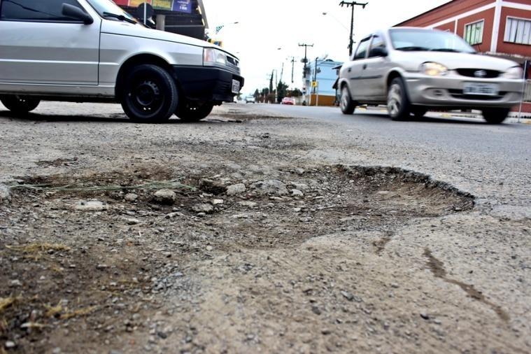 Moradores reclamam de Ruas esburacadas de Agrolândia 