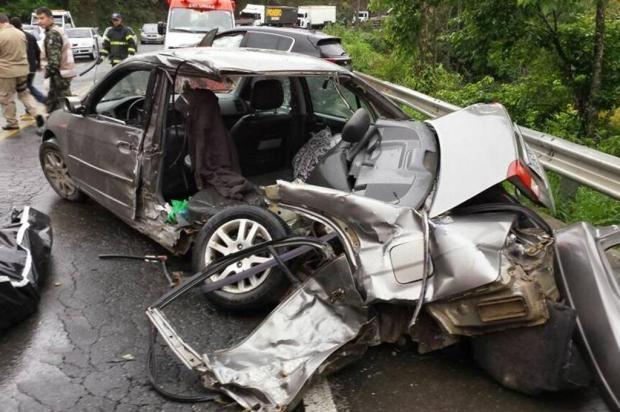 Mulher morre e quatro pessoas ficam feridas em acidente com motorista embriagado na BR-470 em Rio do Sul