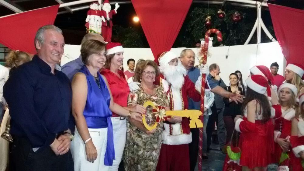 Abertura do Natal Mágico reúne milhares de pessoas em Ituporanga