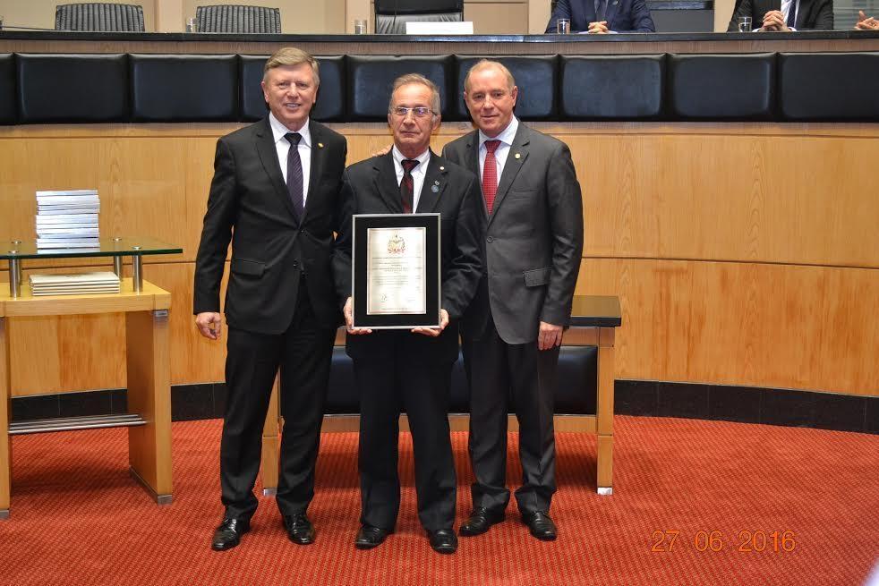 Noite de homenagens na Alesc marca os 50 anos de fundação da Unidavi
