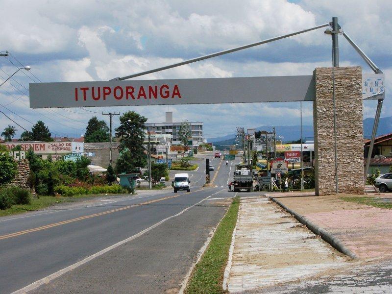 Obras para instalação do saneamento básico em Ituporanga causam transtornos à população. 
