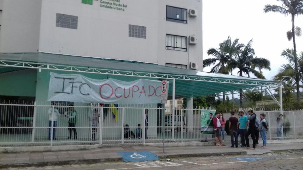Ocupação do Instituto Federal Catarinense em Rio do Sul chega ao 13º dia