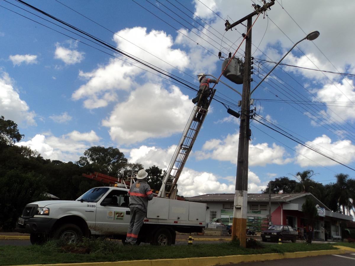 Pelo menos 1.500 unidades consumidoras estão sem energia no Alto Vale