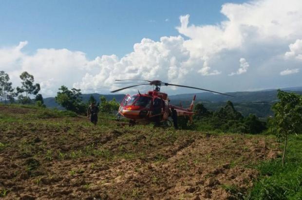 Piloto de parapente é resgatado em Presidente Getúlio, no Alto Vale