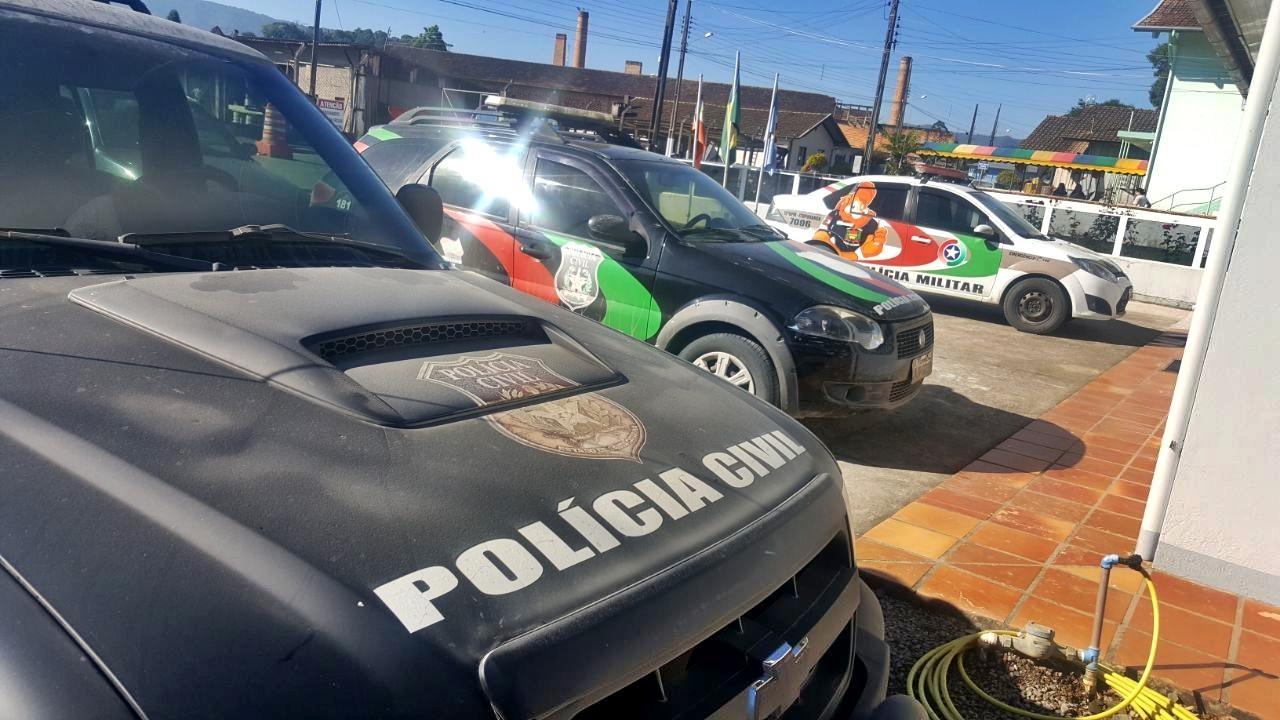 Polícia Civil cumpre mandados de busca e apreensão em Atalanta 