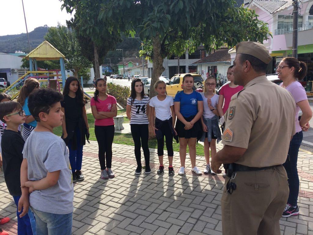 Polícia Militar realiza blitz educativa em Alfredo Wagner