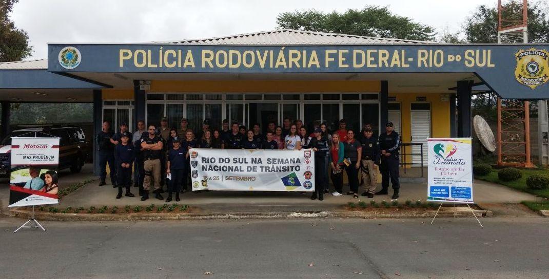 Policia Rodoviária Federal de Rio do Sul promove ações de conscientização na Semana Nacional Do Trânsito