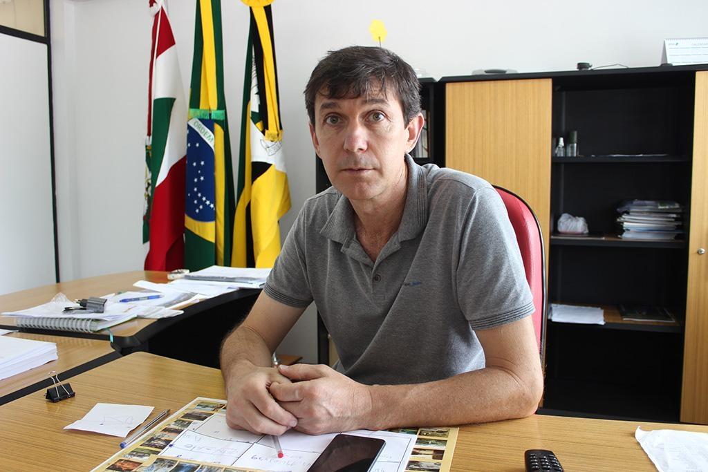 Prefeito de Petrolândia busca conhecimentos em congressos destinados para os chefes do poder executivo no estado