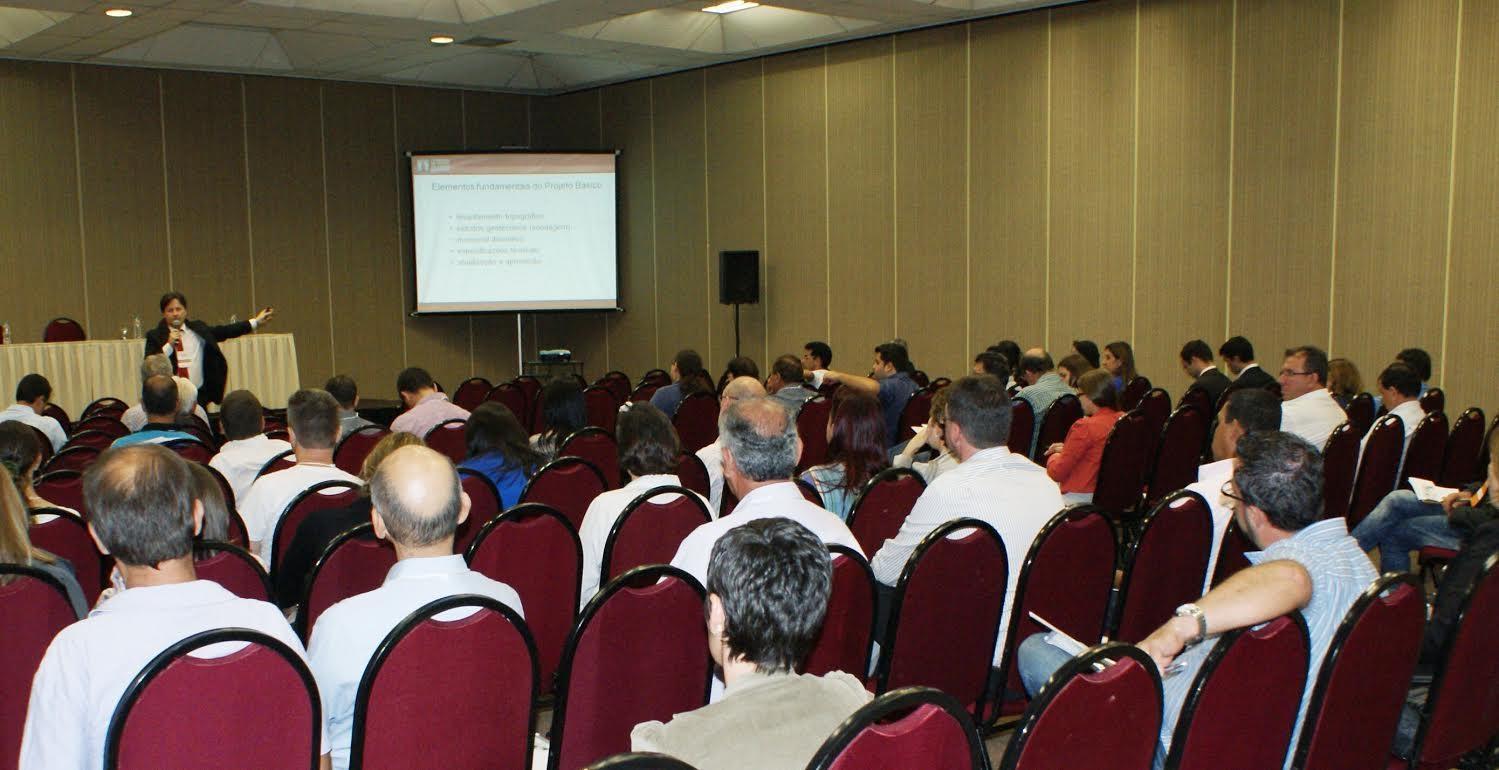 Prefeito de Petrolândia participa de Congresso Catarinense de Municípios 