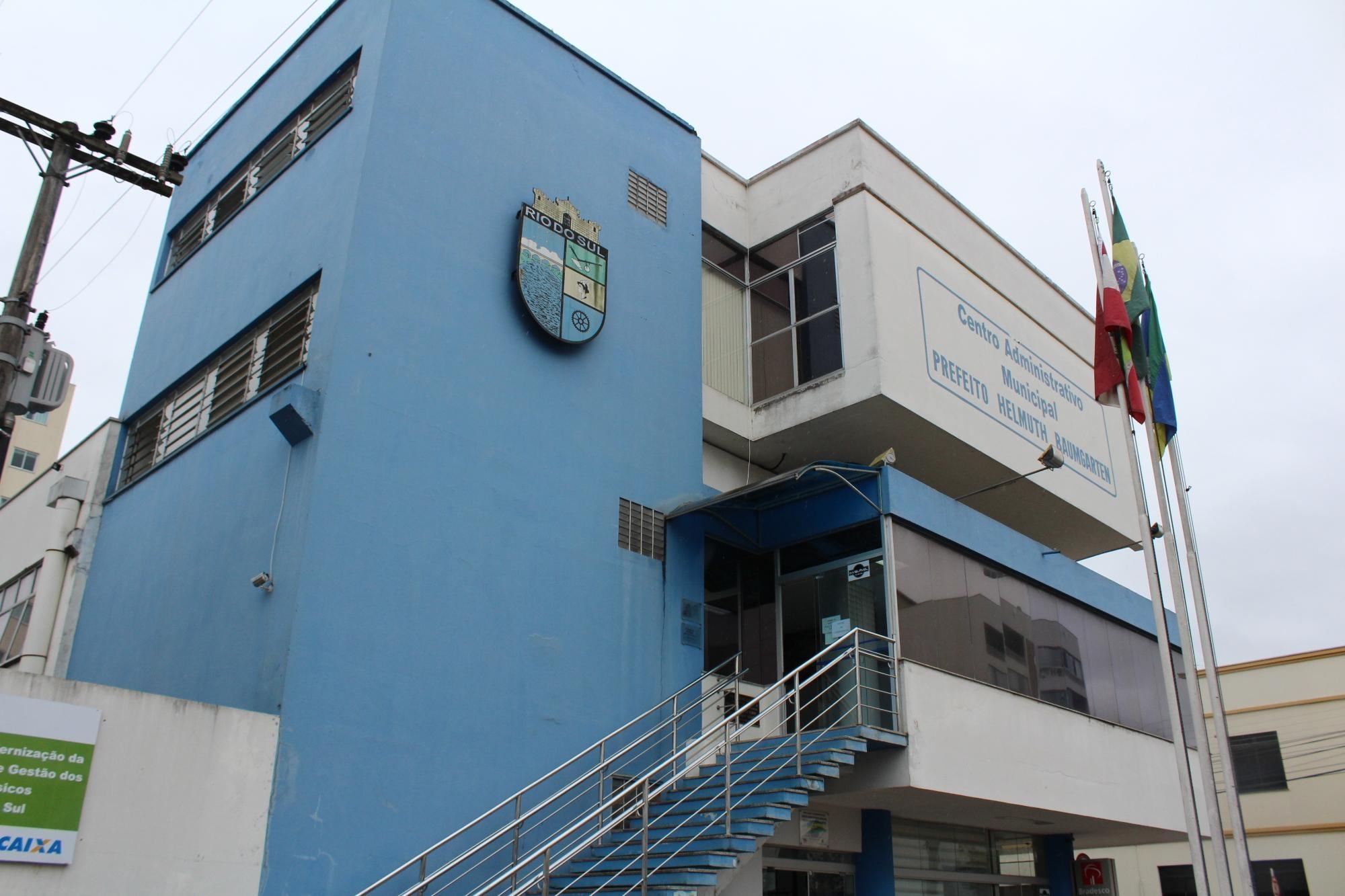Prefeito de Rio do Sul exonera 11 cargos comissionados