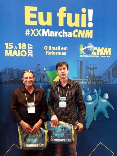 Prefeito e vice de Petrolândia participam da 20ª Marcha a Brasília