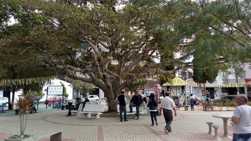 Prefeitura de Alfredo Wagner inaugura revitalização da Praça da Bandeira