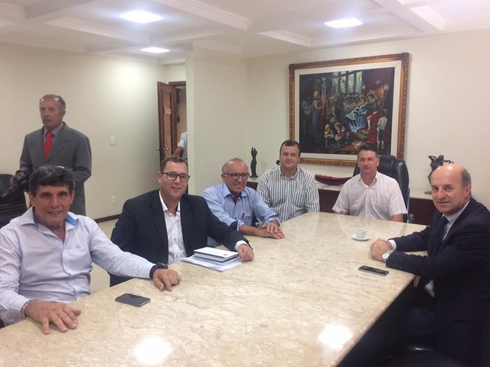 Presidente da Assembleia Legislativa sinaliza positivamente o encaminhamento de recursos para aquisição de caminhão pipa para Ituporanga