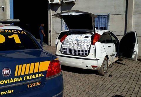 PRF e PM apreendem 20 mil maços de cigarros contrabandeados na BR-282 em Alfredo Wagner