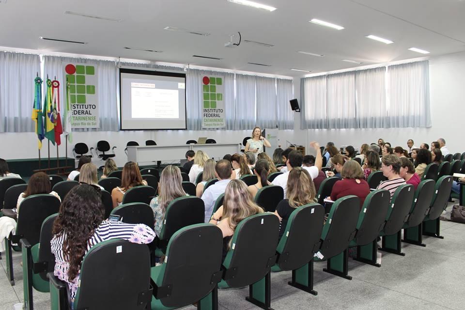Profissionais de Saúde do Alto Vale participam de capacitação em Rio do Sul