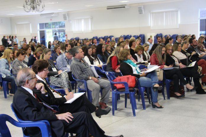 Rio do Sul recebe Seminário Estadual de Sistemas de Educação de SC 