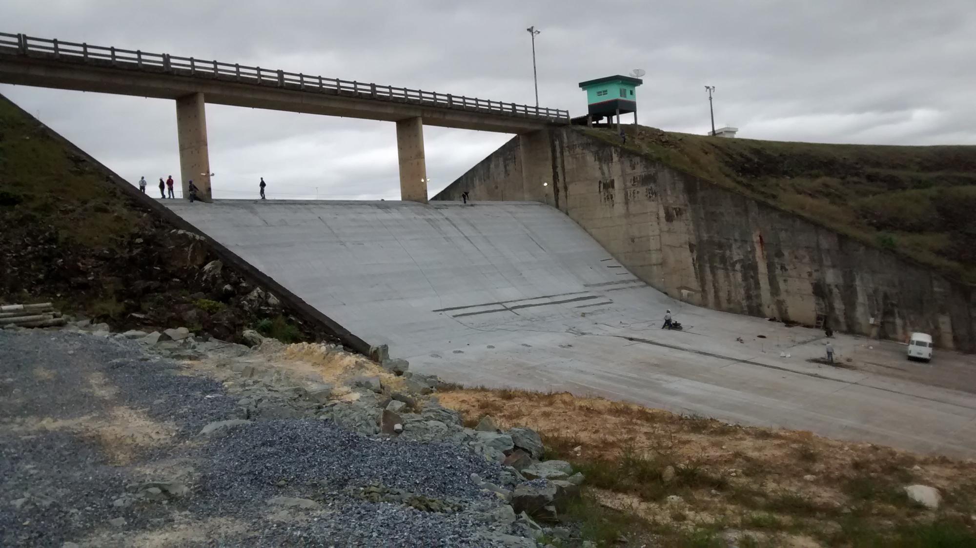 Secretário de Estado da Defesa Civil vistoria obras da barragem de Ituporanga 