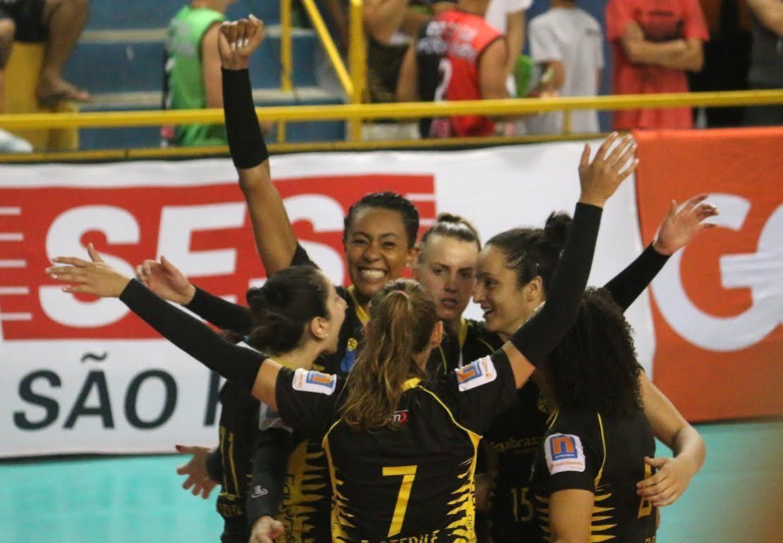 Superliga: Na estreia do novo técnico, Rio do Sul vence em casa por 3 a 0 