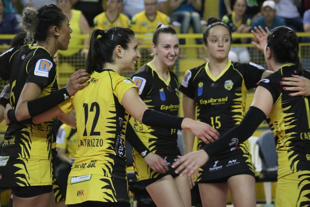 Superliga: Reencontrando o torcedor, Rio do Sul vence em casa por 3 sets a 0 