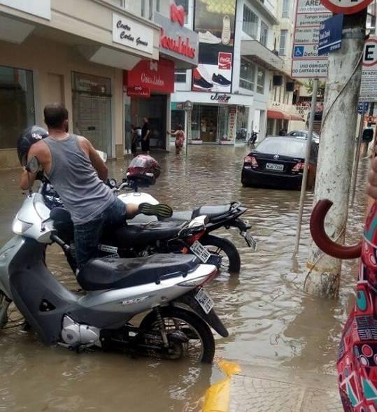 Tempestade causa transtornos em Rio do Sul