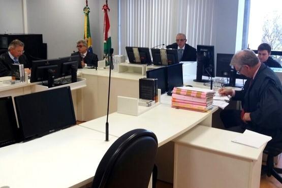 TJ confirma condenação de 11 anos de prisão para padre acusado por abusos sexuais 