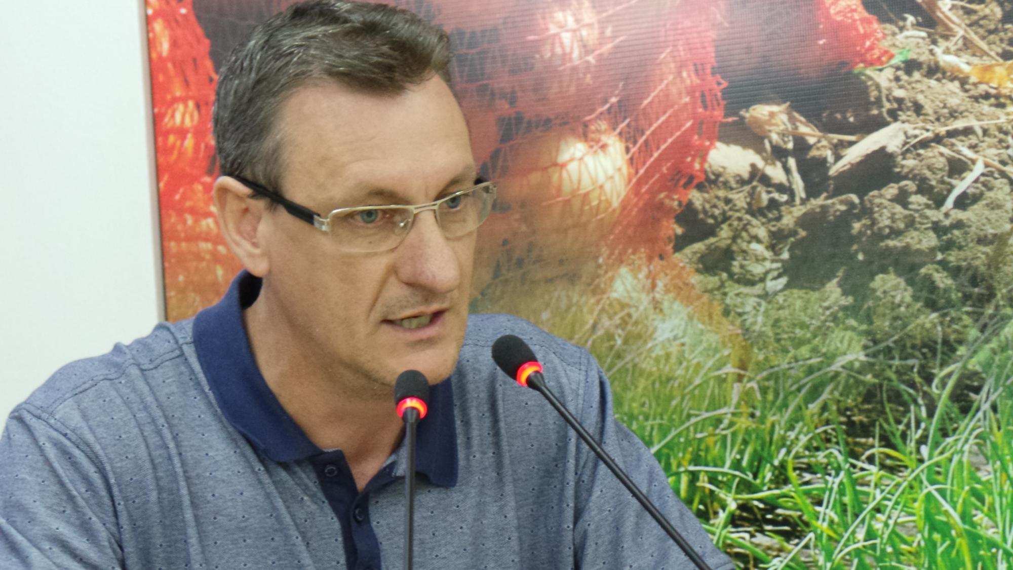 Vereador contesta números apresentados pelo executivo e denuncia prejuízo maior na Festa da Cebola