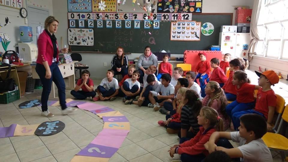 Violência contra crianças e adolescentes é tema de ação em escolas, em Petrolândia