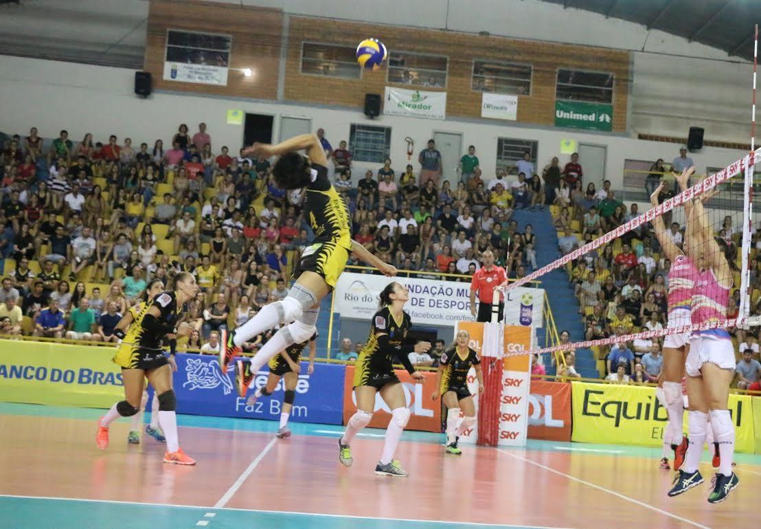 Vôlei Nestlé supera Rio do Sul em noite de casa cheia em Santa Catarina