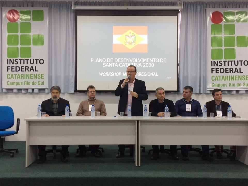 Workshop Macrorregional debate ações de desenvolvimento no Alto Vale 